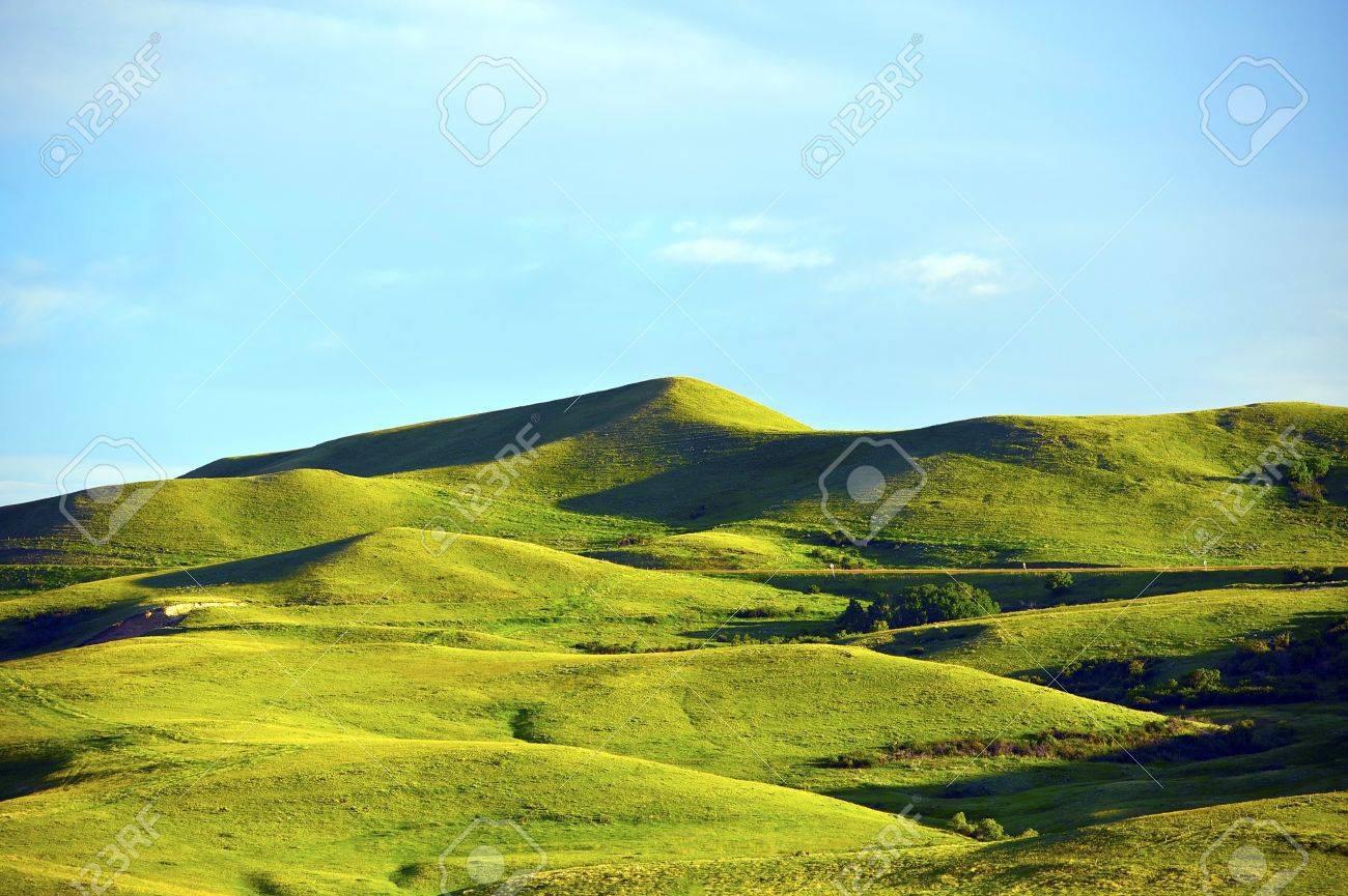 ワイオミング州の風景です アメリカ ワイオミング州の緑の丘 近くのイエローストーン国立公園 自然写真集 の写真素材 画像素材 Image