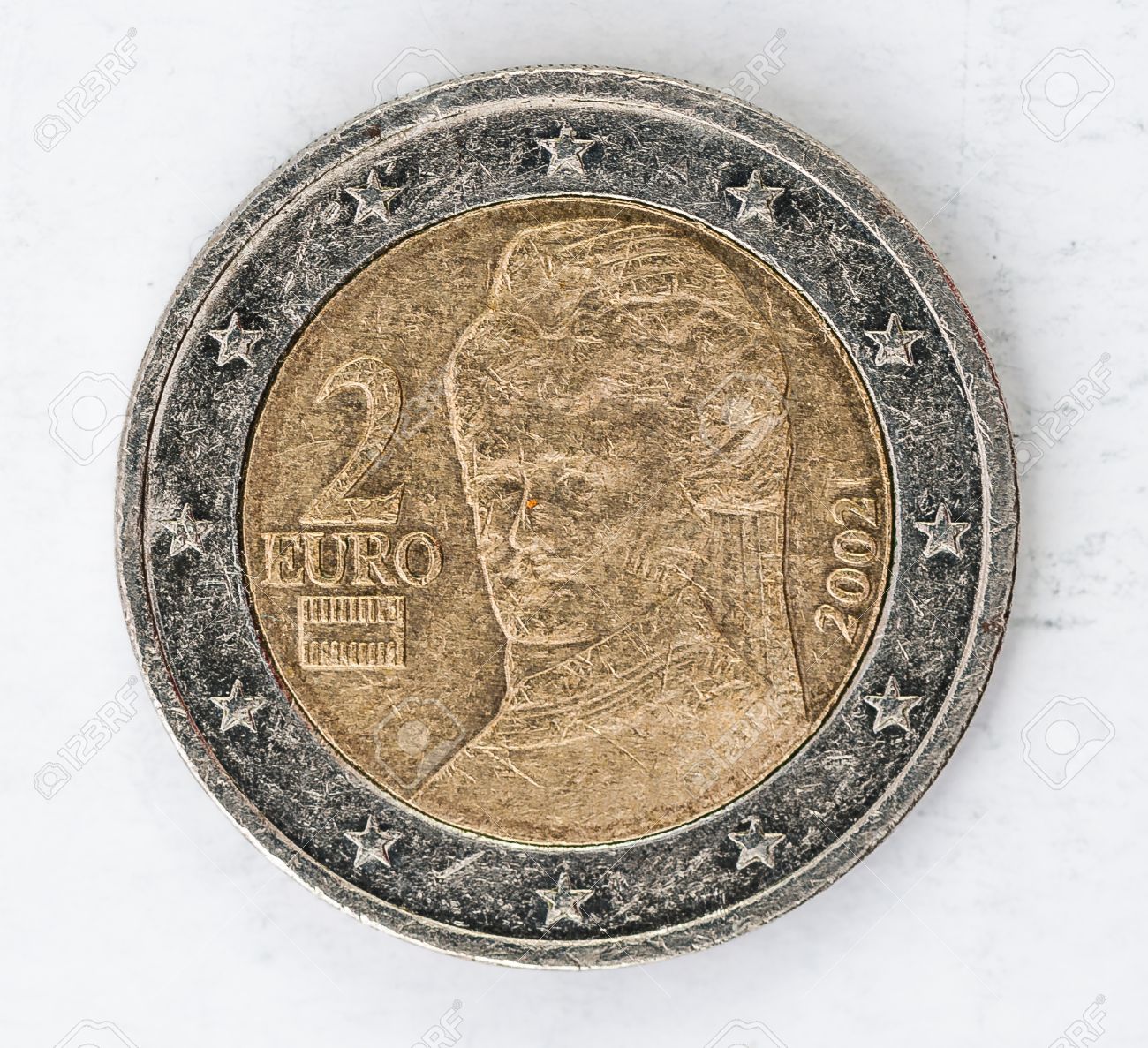 ヨーロッパで 2 ユーロ硬貨オーストリア使用裏面見ての写真素材・画像素材 Image 44443815