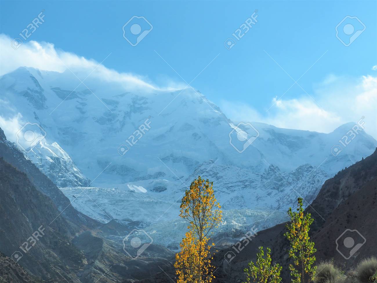 カラコルム山脈 ナガル ギルギット バルチスタン パキスタン北部のラカポシ山氷河山ピーク の写真素材 画像素材 Image
