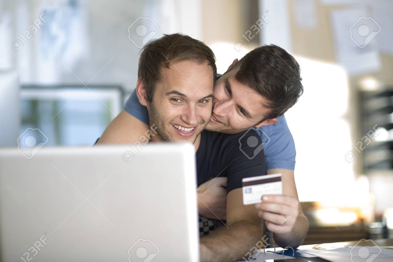 Shemale fucking dvds Gays cash