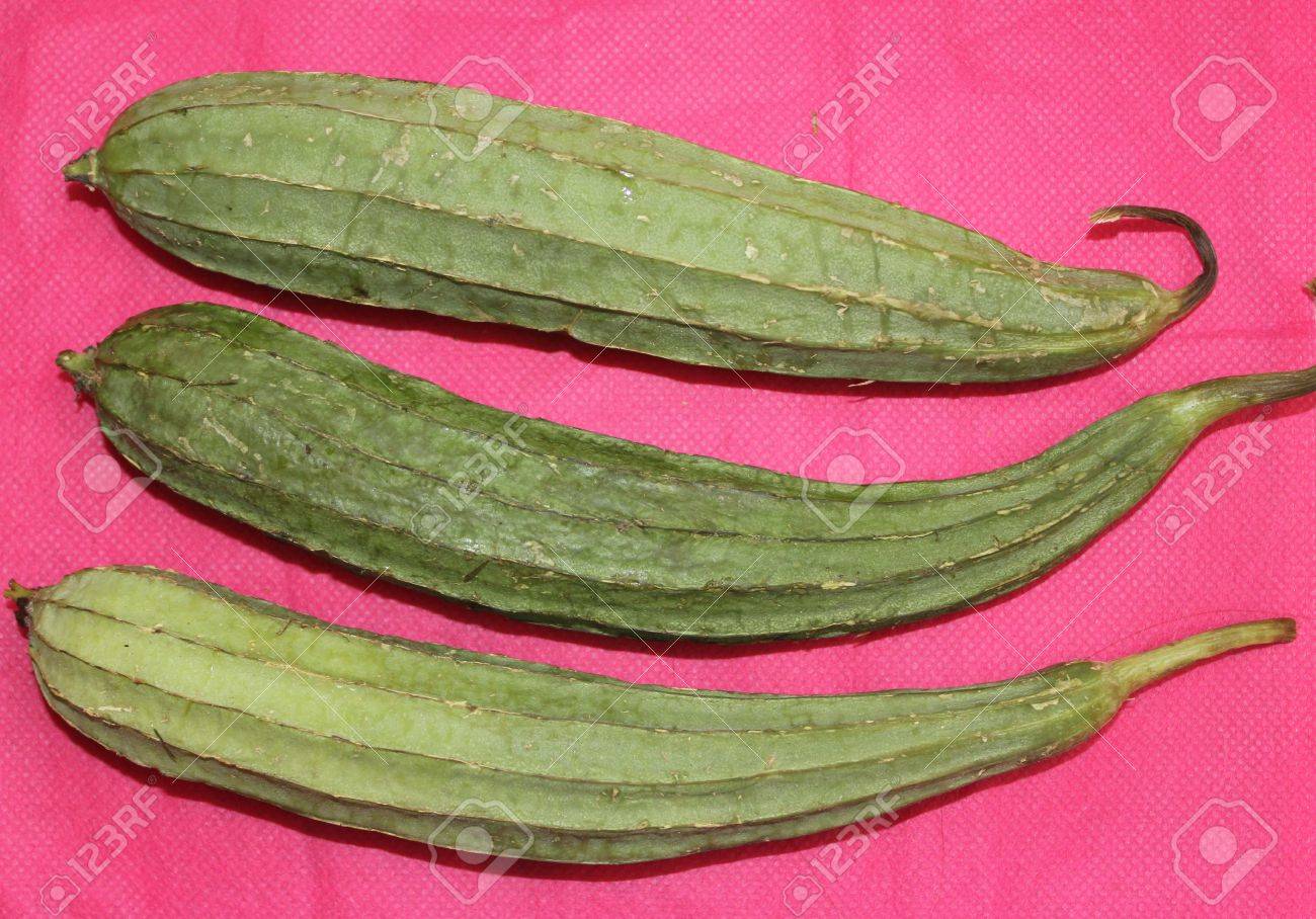 中国のオクラ オクラ リブひょうたん リブ ヘチマ ヘチマ Acutangula 10 の鋭角を持つ果実野菜を使用 の写真素材 画像素材 Image