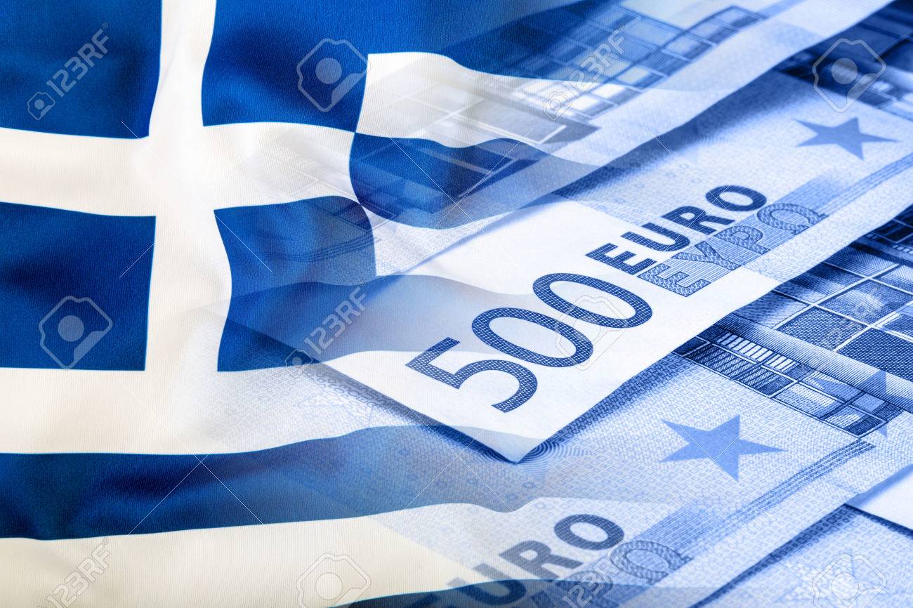 ギリシャの国旗 ユーロのお金 ユーロ通貨 カラフルなユーロのお金のバック グラウンドでギリシャの旗を振って の写真素材 画像素材 Image ギリシャの国旗 ユーロのお金 ユーロ通貨 カラフルなユーロのお金のバック グラウンドでギリシャの旗を振って の写真素材 画像素材 Image