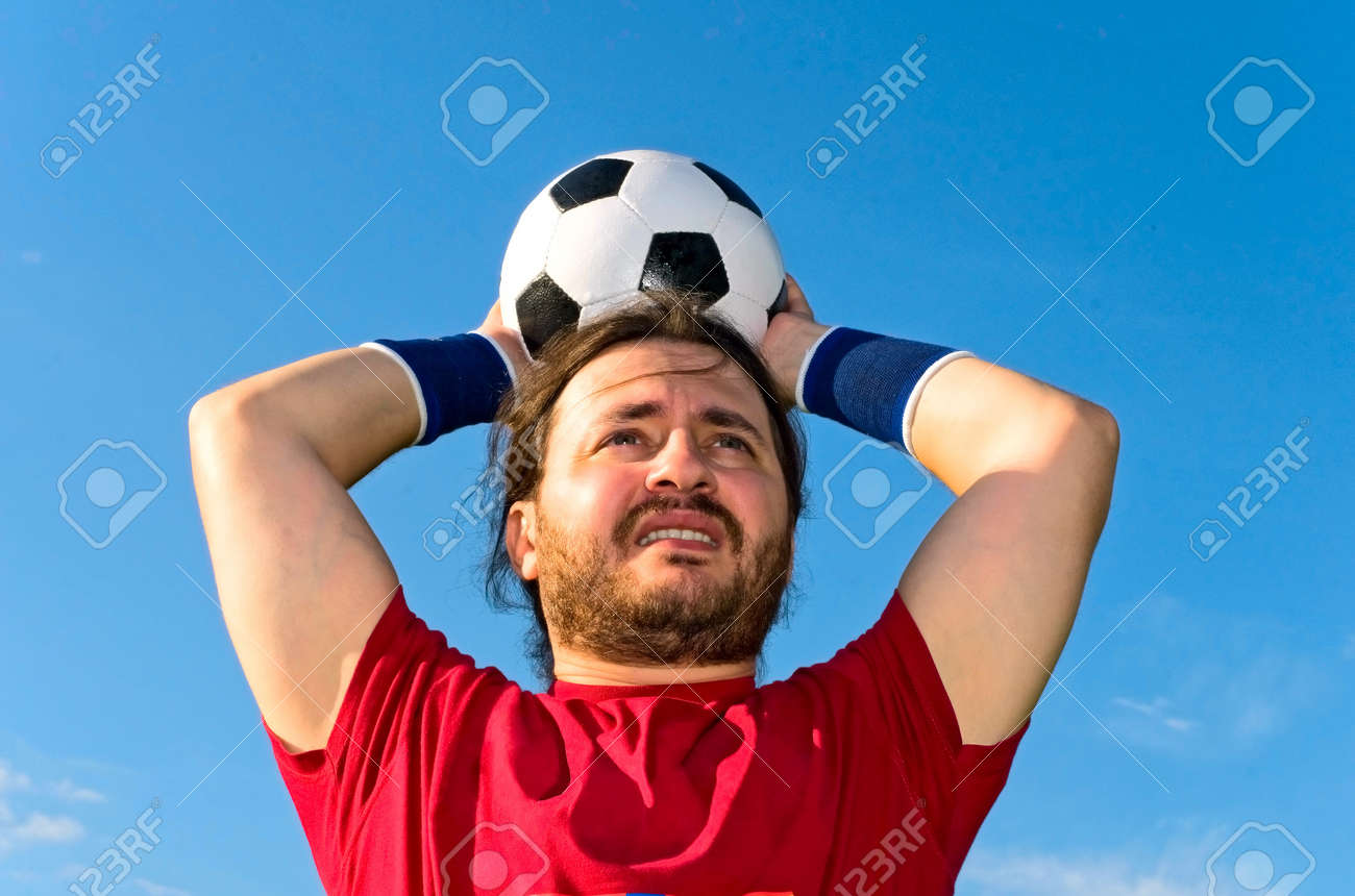 サッカー選手撮影スローイン の写真素材 画像素材 Image