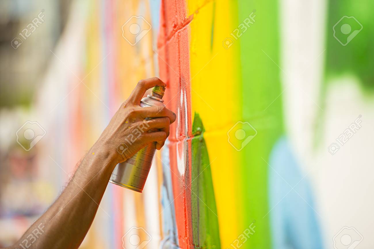 Mano Pulverizacion Para Pintar El Arte De La Calle En La Pared