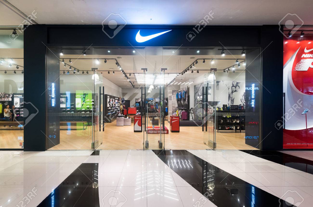 nike the mall