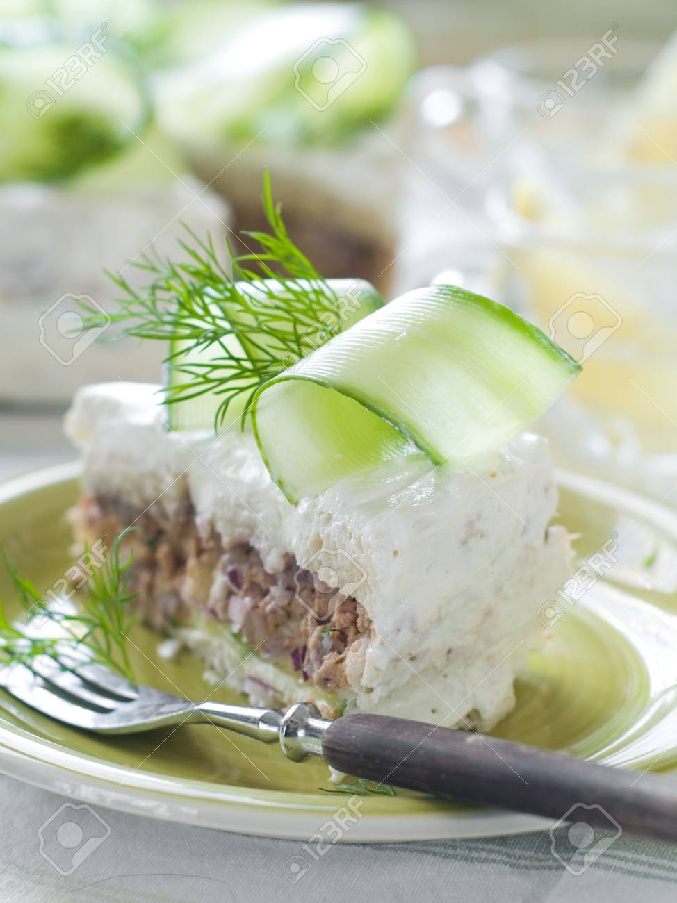 Tranche De Gateau En Sandwich Au Thon Et Concombre Mise Au Point Selective Banque D Images Et Photos Libres De Droits Image