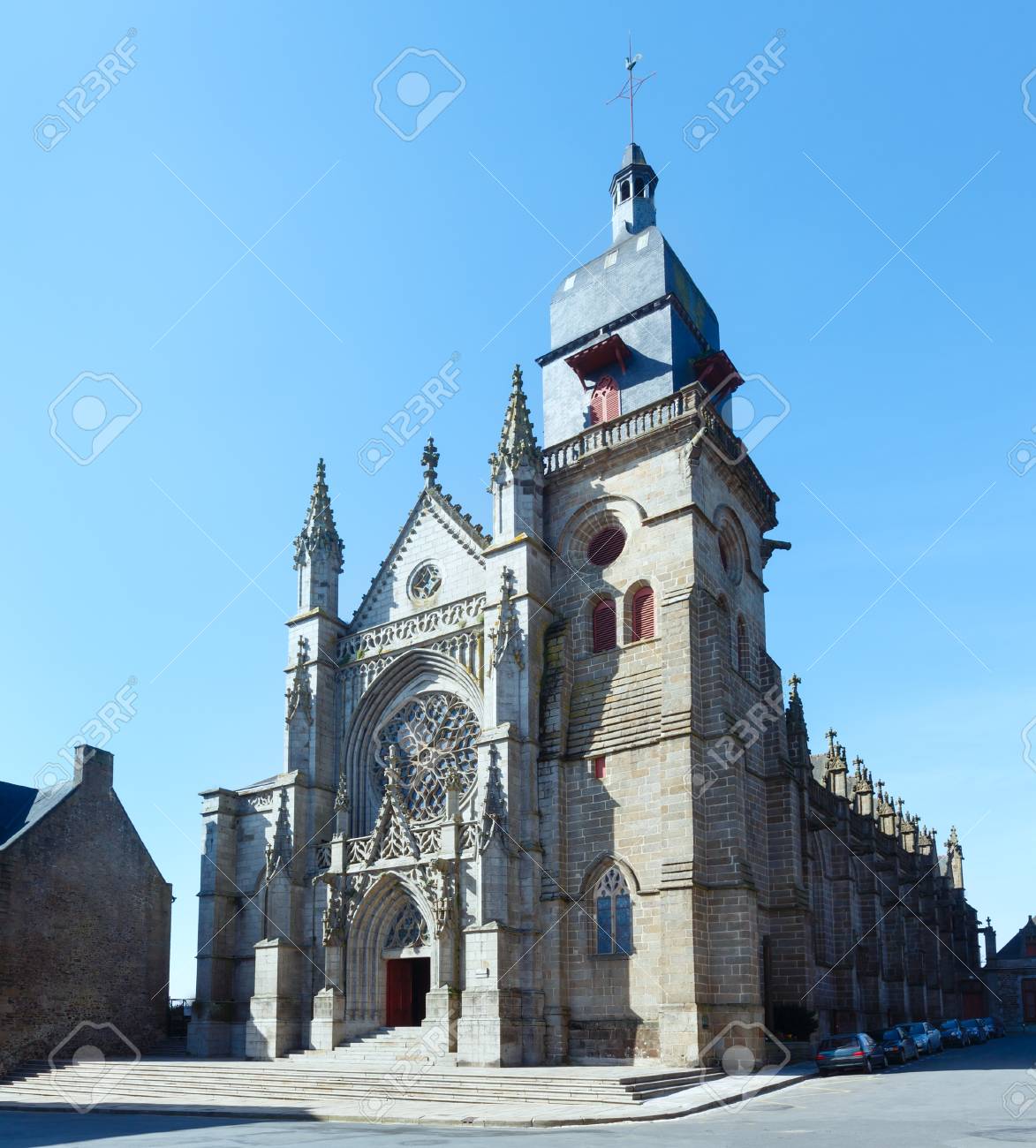 サンレオナール教会 金庫 フランス 15 16 日に再建 12 世紀に設立 の写真素材 画像素材 Image 36926493