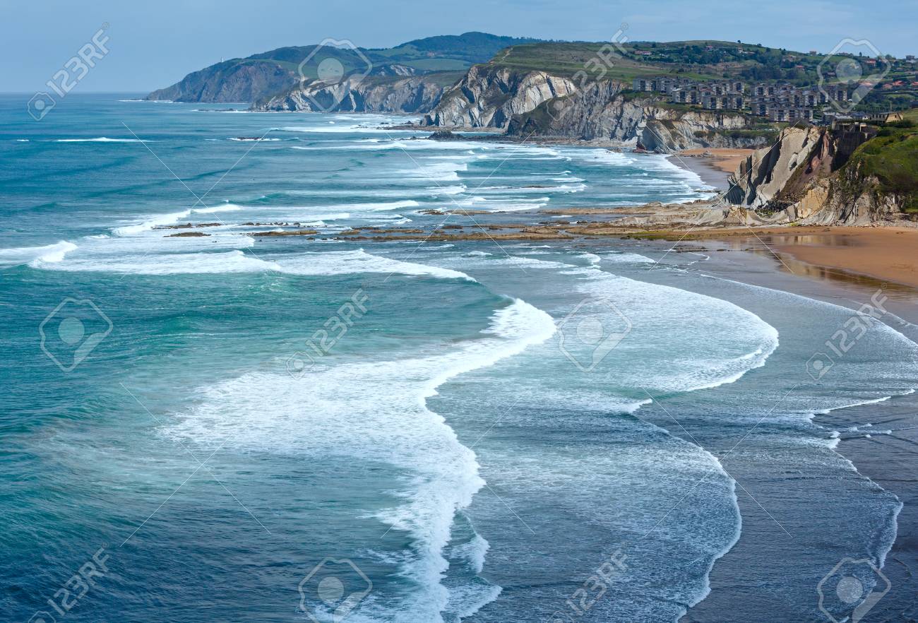 Immagini Stock Beach Azkorri O Gorrondatxe In Citta Getxo Biscaglia Paesi Baschi Spagna Image 61301816
