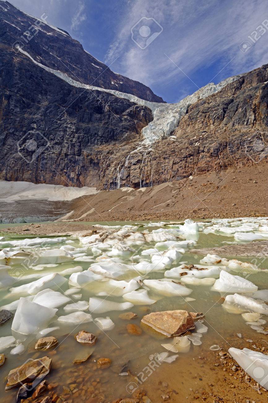 エンジェル氷河とカベル湖ジャスパー国立公園 の写真素材 画像素材 Image