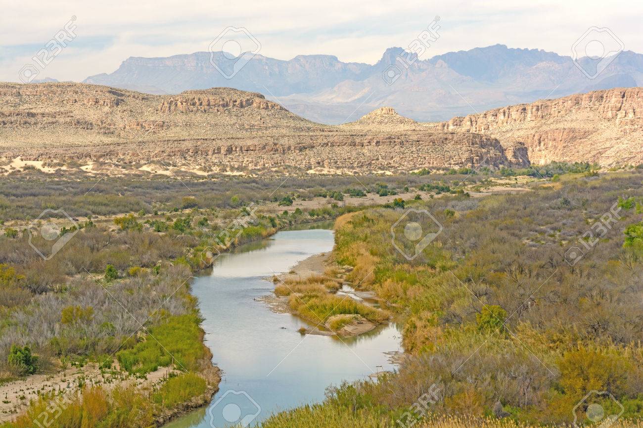 Rio Grande River Schlangelt Sich Durch Eine Wuste Schlucht Des Big Bend Nationalpark In Texas Lizenzfreie Fotos Bilder Und Stock Fotografie Image