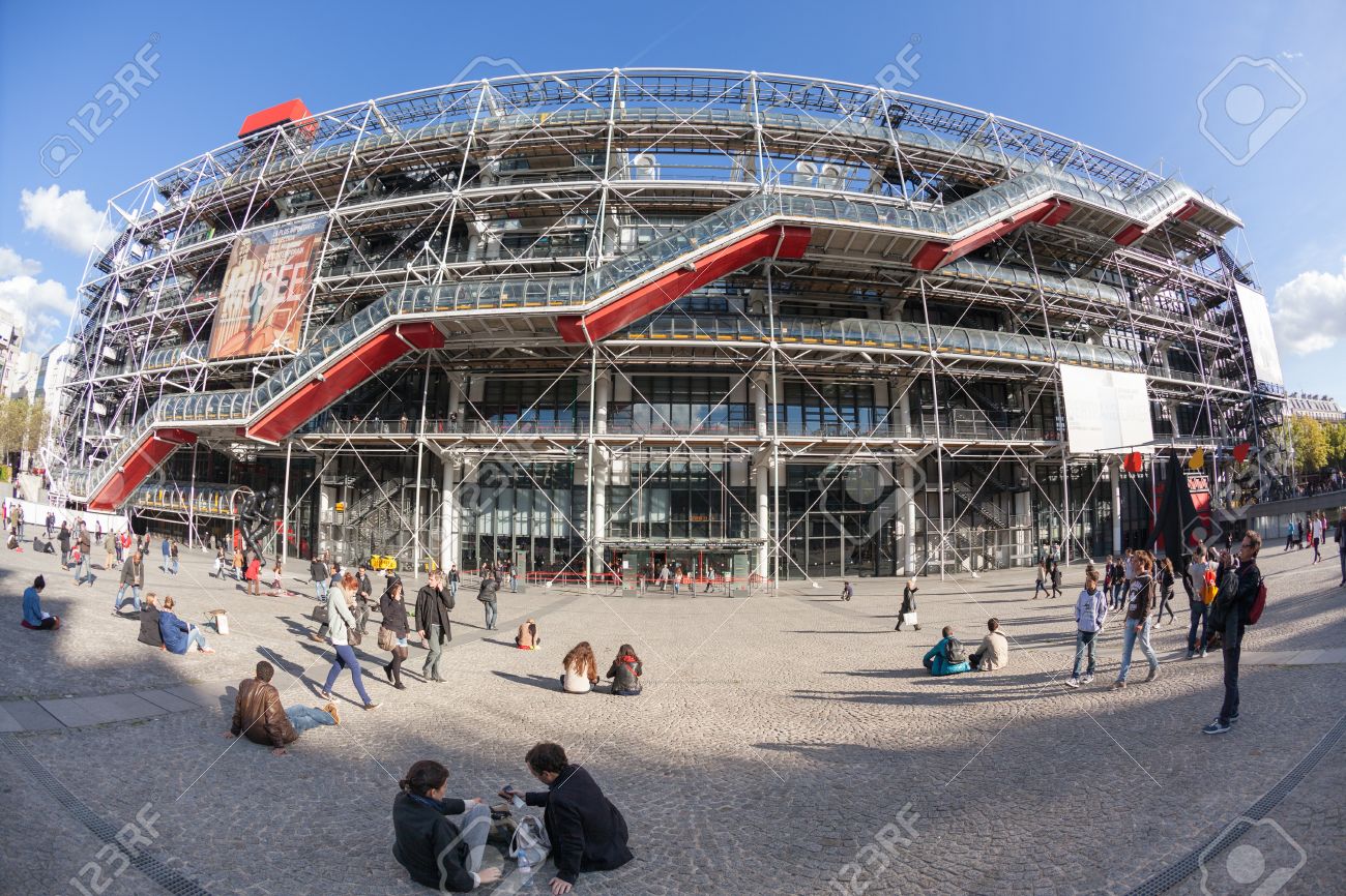 パリ フランス 10 月 4 日 センター ジョルジュ ポンピドゥー 12 年 10 月 4 日でパリ フランスに 図書館 国立近代美術館 Ircam 軒のハイテク建築様式で設計されています の写真素材 画像素材 Image