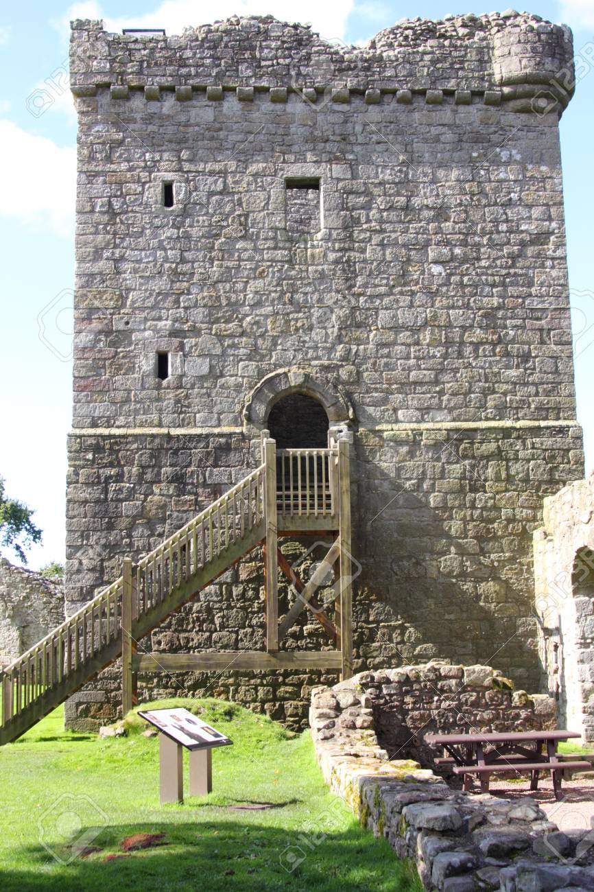 Loch Leven Castle Stock Photo, Picture and Royalty Free Image. Image  15295008., image size:866x1300