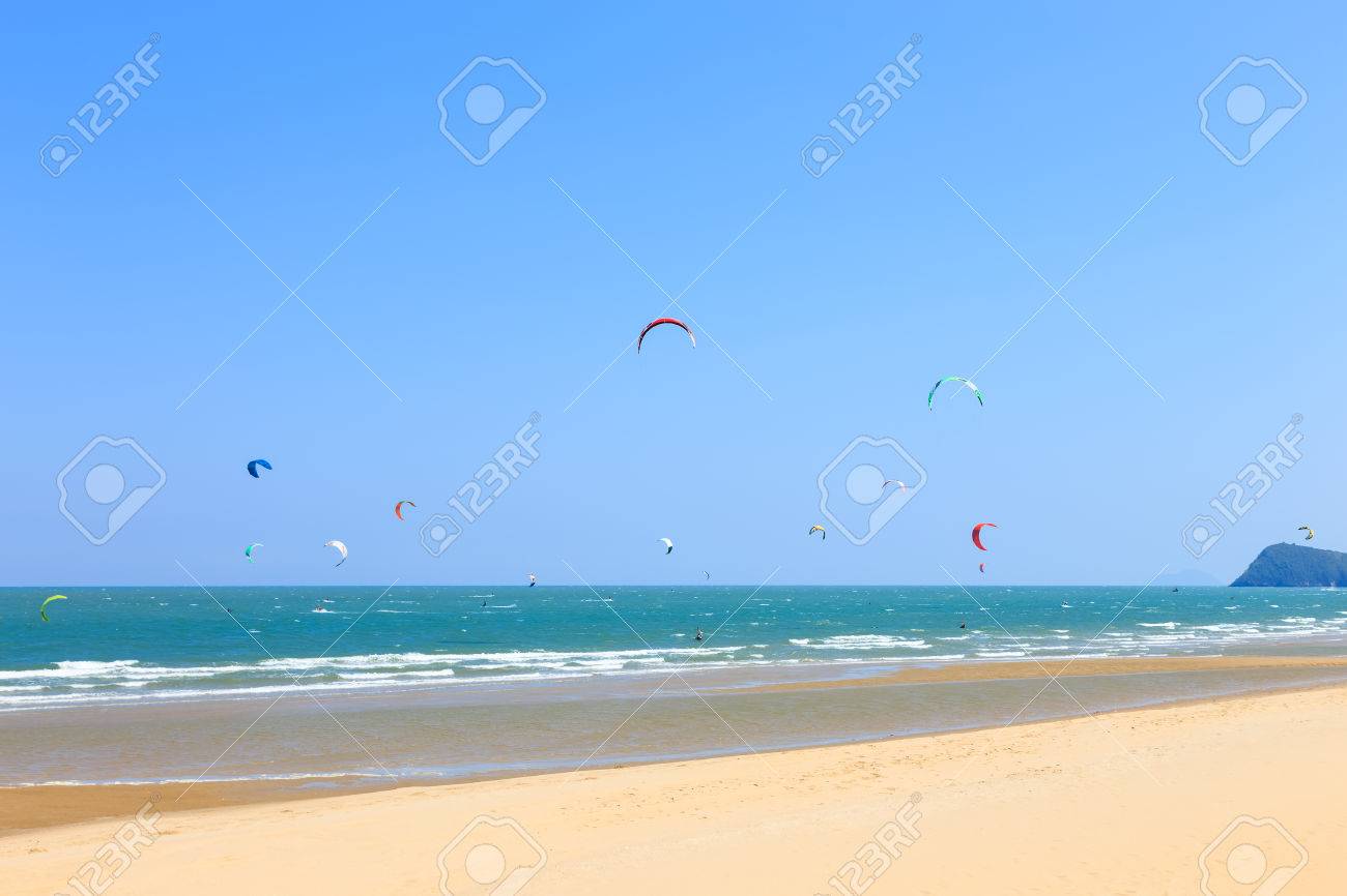 Pran Buri Thailand Apr 4 2015 Surfer Play Kite Surf At Pran