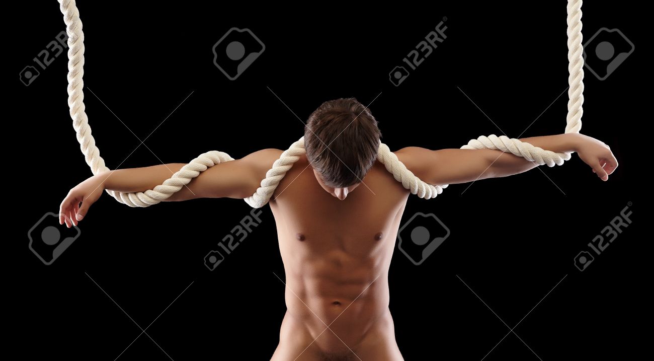 Retrato De Hombre Colgado Desnudo Inclinó La Cabeza, Aislado En Negro  Fotos, retratos, imágenes y fotografía de archivo libres de derecho. Image  36360285