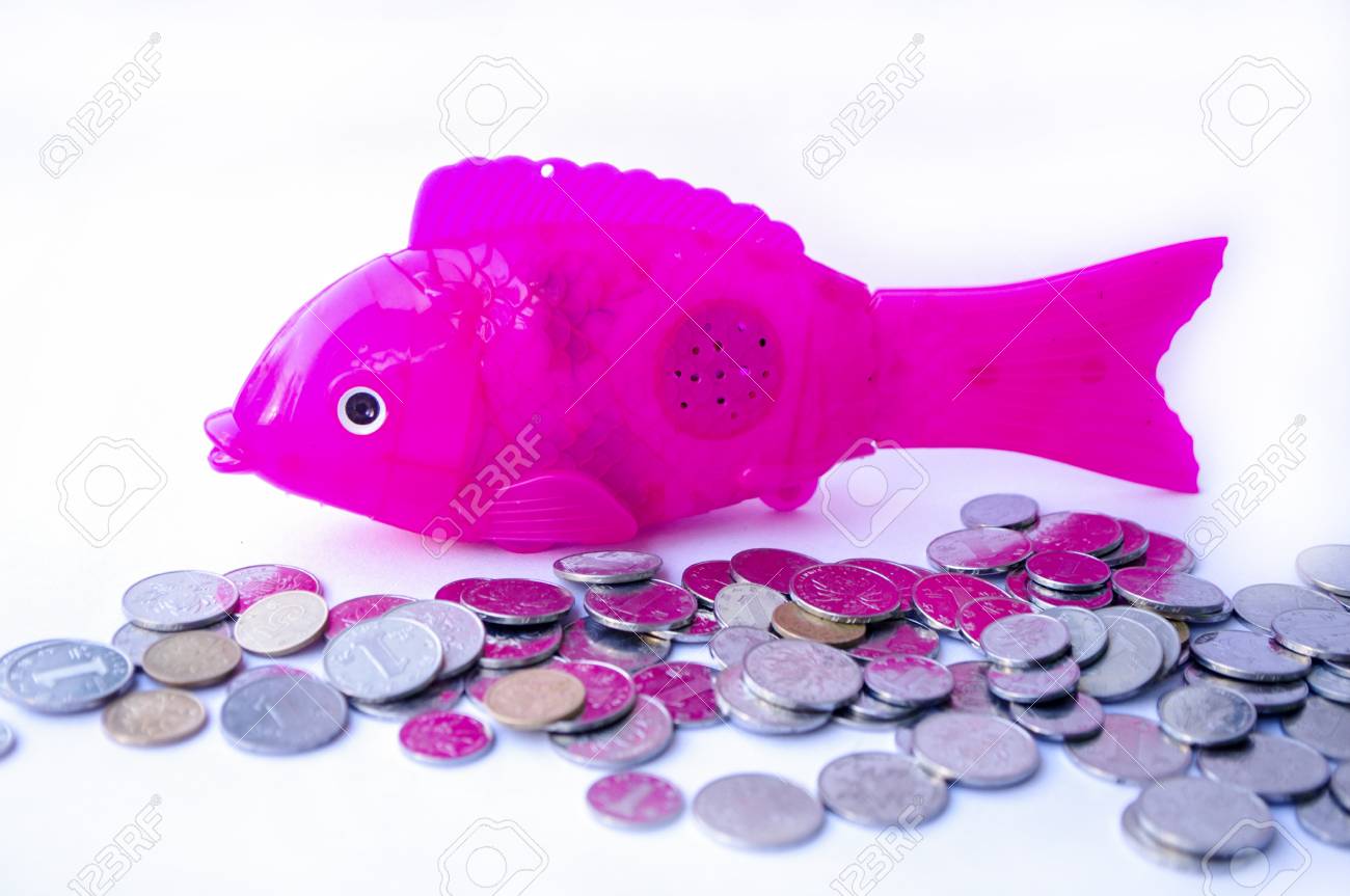 コインで電気シミュレーション魚グッズ の写真素材 画像素材 Image