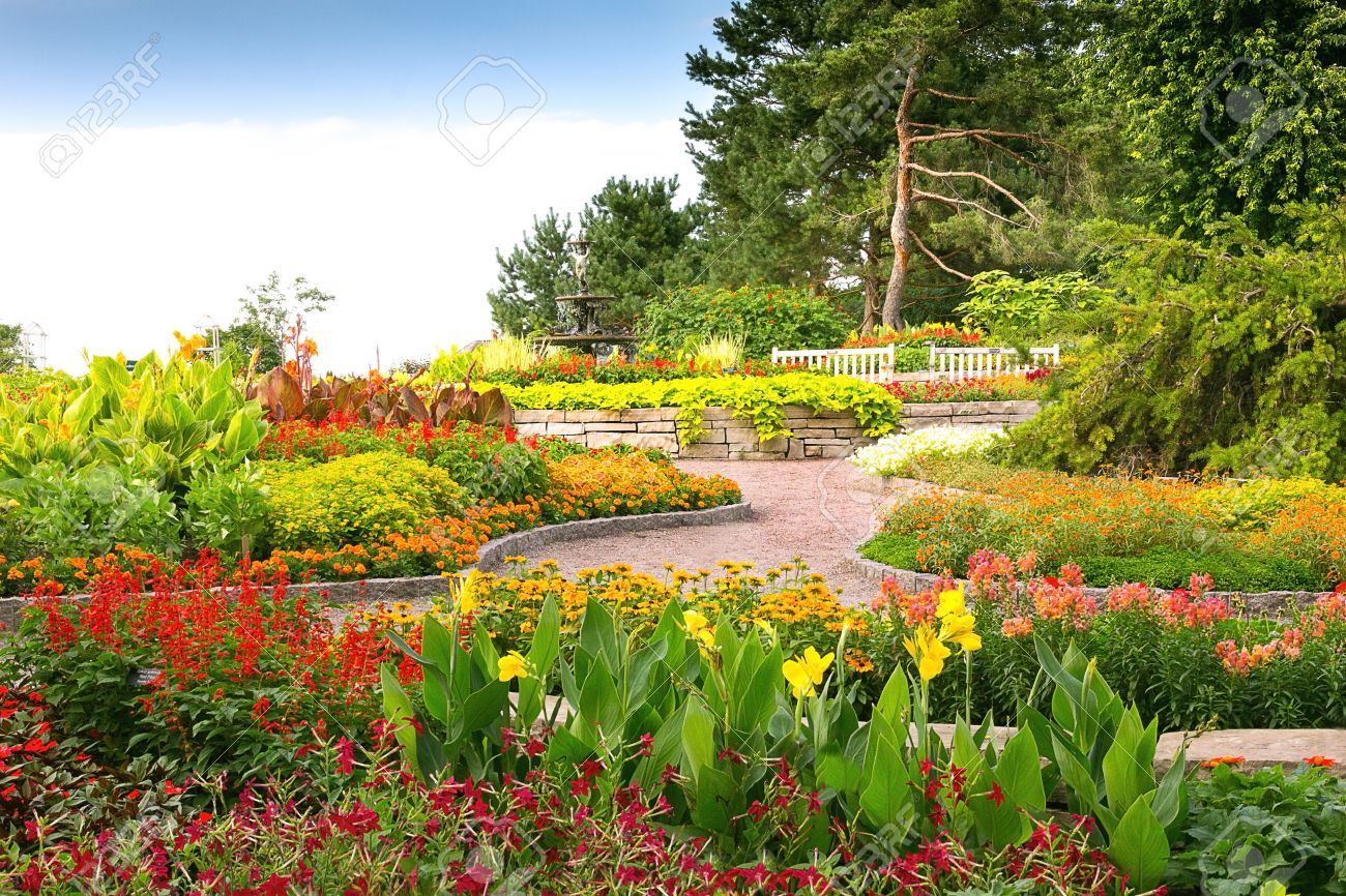 Formal Garden At Minnesota Landscape Arboretum Stock Photo, Picture Formal Garden at Minnesota Landscape Arboretum Stock Photo - 15498653 - Formal Garden At Minnesota Landscape Arboretum Stock Photo, Picture