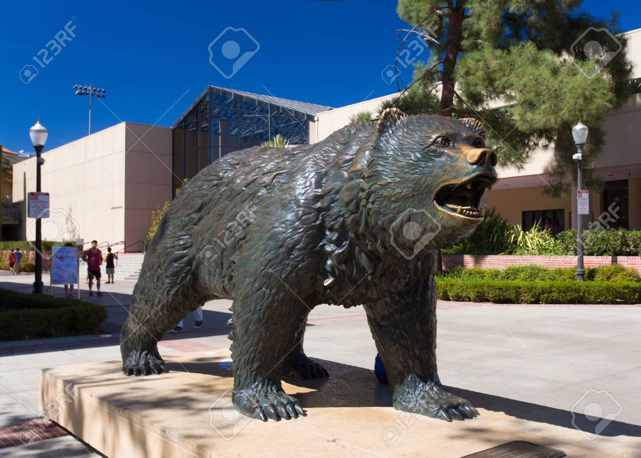 ロサンゼルス カリフォルニア州 アメリカ合衆国 14 年 10 月 4 日 ろ熊彫像 Ucla カリフォルニア 大学ロサンゼルス校のキャンパス内に カリフォルニア大学ロサンゼルス校は アメリカ合衆国カリフォルニア州 ロサンゼルスのウエストウッド地区に位置する公共の研究