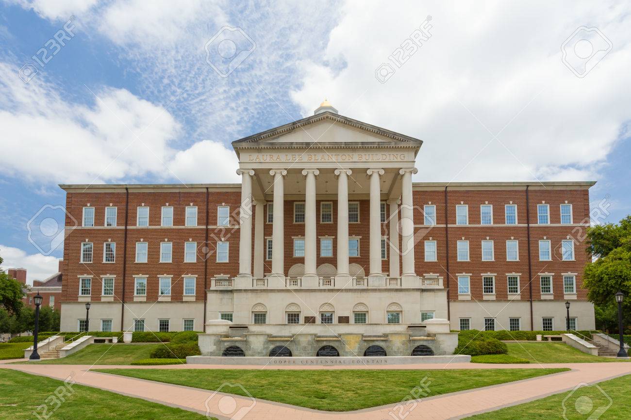 DALLAS, TX/USA - MAY 21, 2016: Laura Lee Blanton Building And Cooper Centennial Fountain At Southern Methodist University, A Private Research University. Stock Photo, Picture And Royalty Free Image. Image 61168322.