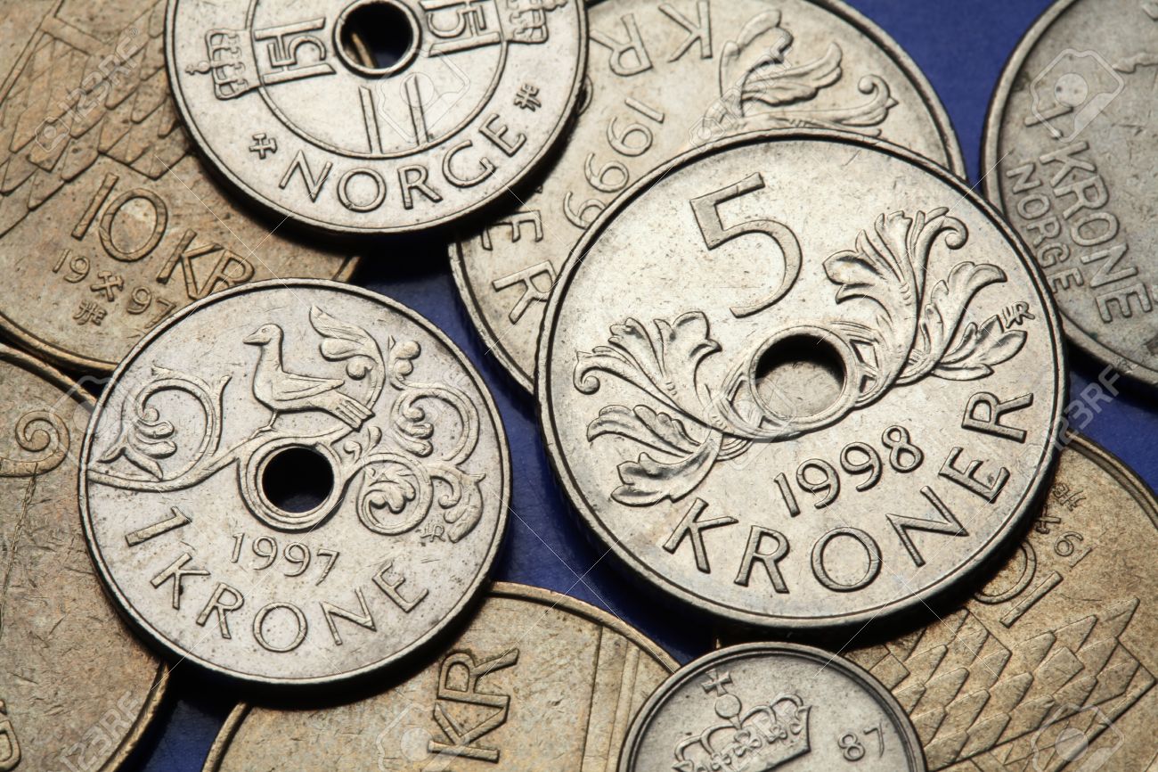 Coins Of Norway. Fowl Bird Depicted In Norwegian One Krone Coin And  Norwegian Five Kroner Coin. 免版權照片，圖片，畫像及圖片庫. Image 31124560