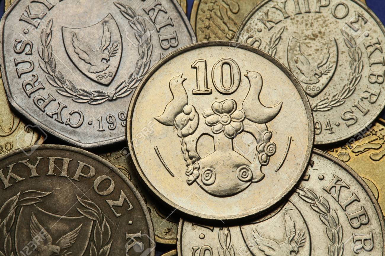 키프로스의 동전. 현대 점토 꽃병 Yiannakis Pilavaki에 의해 Phini (Foini)의 오래 된 키프로스 10 센트  동전에 그려져 있습니다. 로열티 무료 사진, 그림, 이미지 그리고 스톡포토그래피. Image 32256355