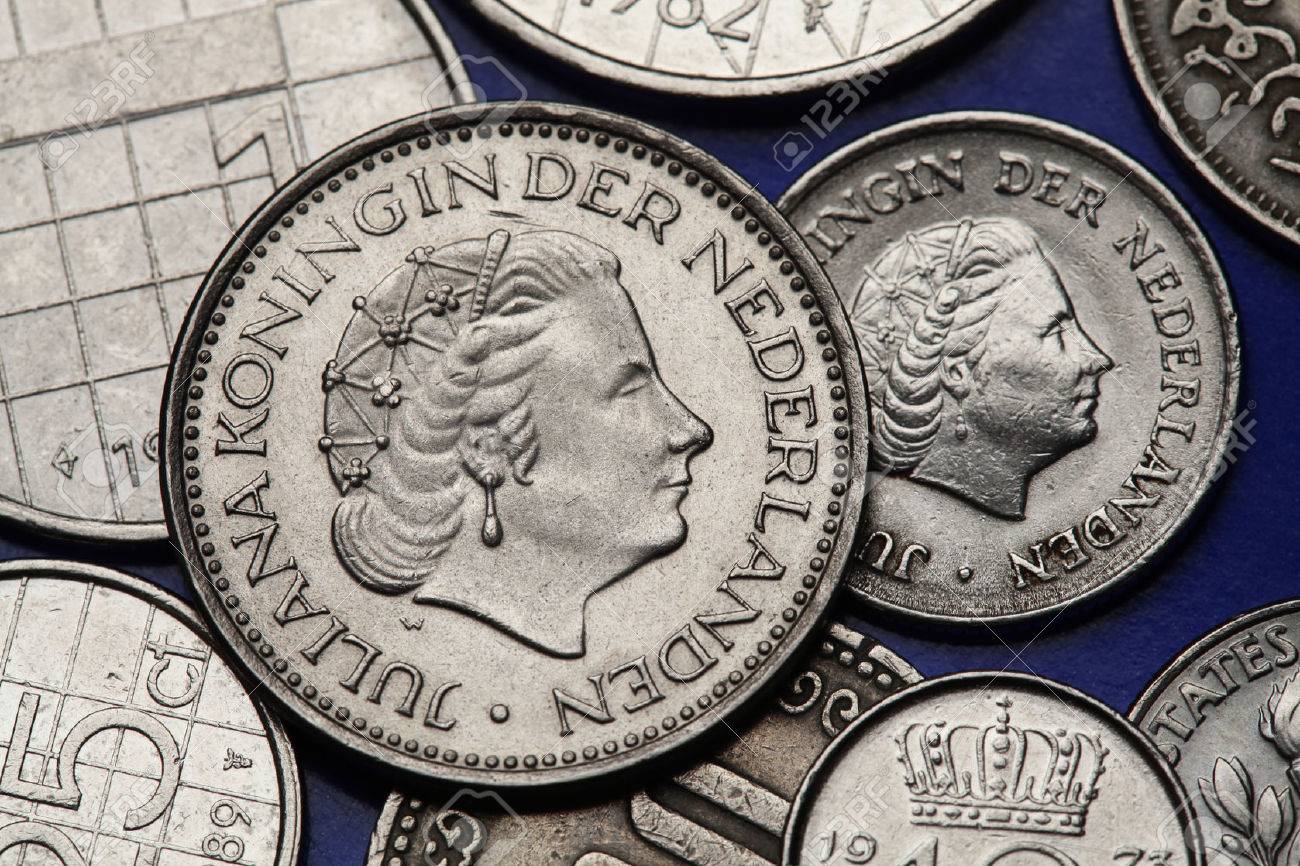コインリング オランダ 1ギルダー銀貨 ユリアナ女王 王冠面 AHD オランダのコイン。オランダ ギルダー