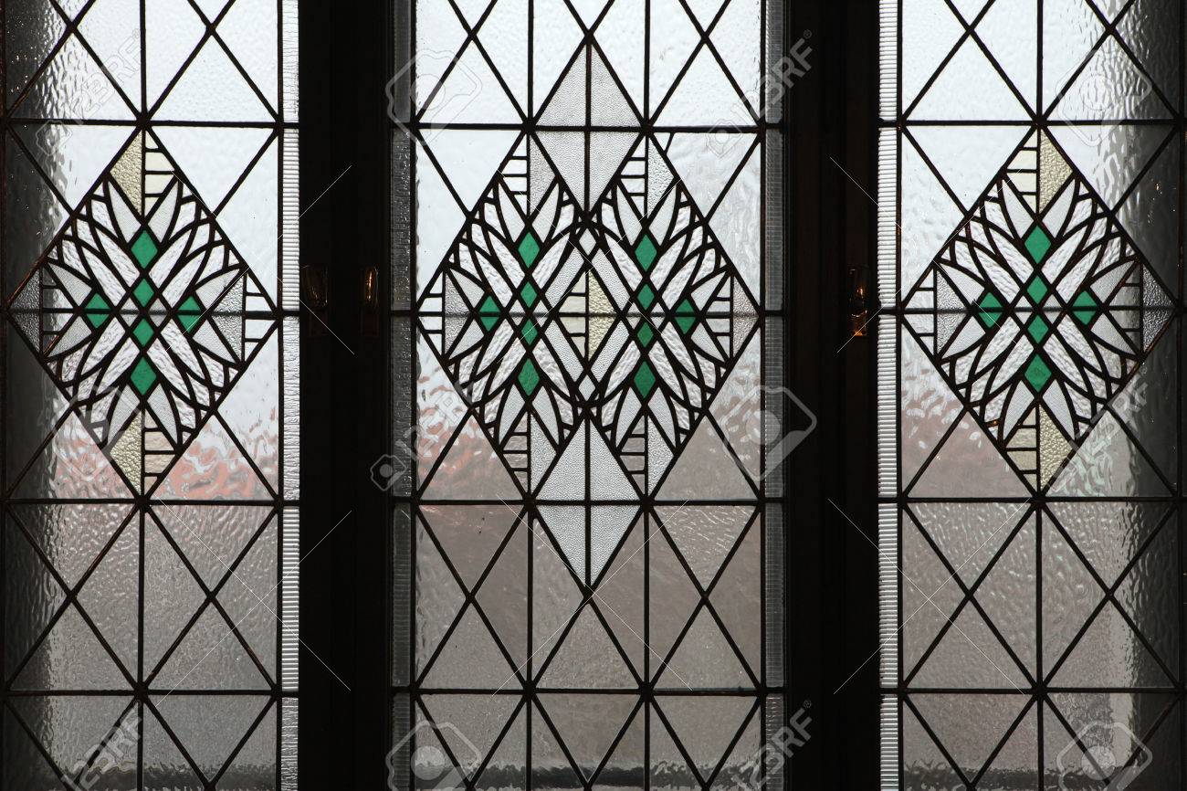 アール ヌーボー ステンド グラスの窓でフラデツ クラーロヴェー チェコ共和国 の写真素材 画像素材 Image