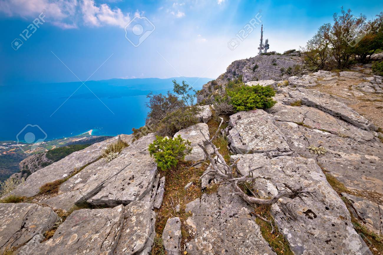 Montagne Vidova Gora Sur Lîle De Brac Et De La Plage Zlatni Rat à Bol Vue Aérienne La Dalmatie Croatie
