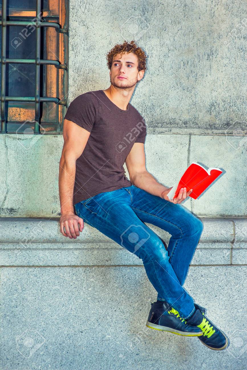 shirts to wear with dark blue jeans