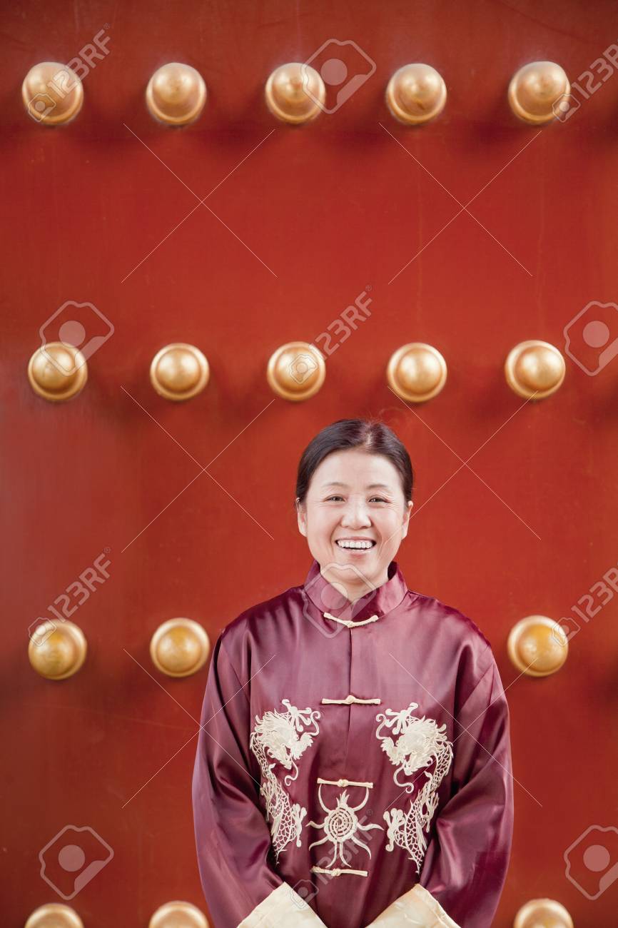 熟女　チャイナドレス 