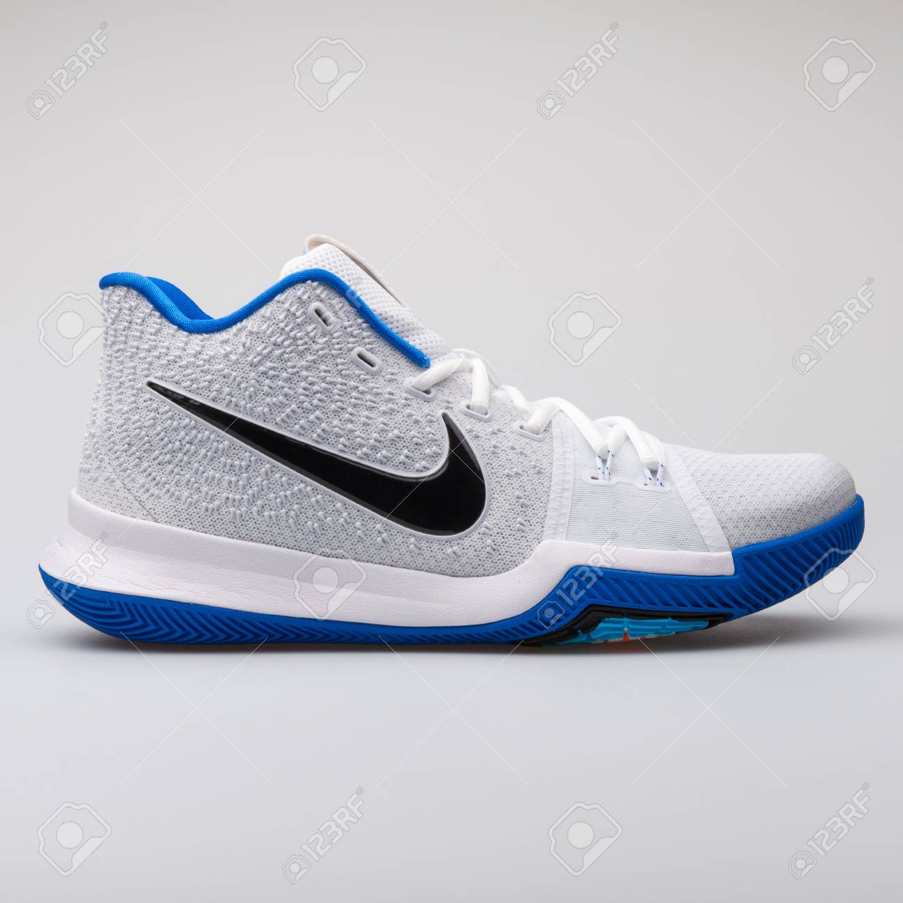 kyrie 3 sneaker