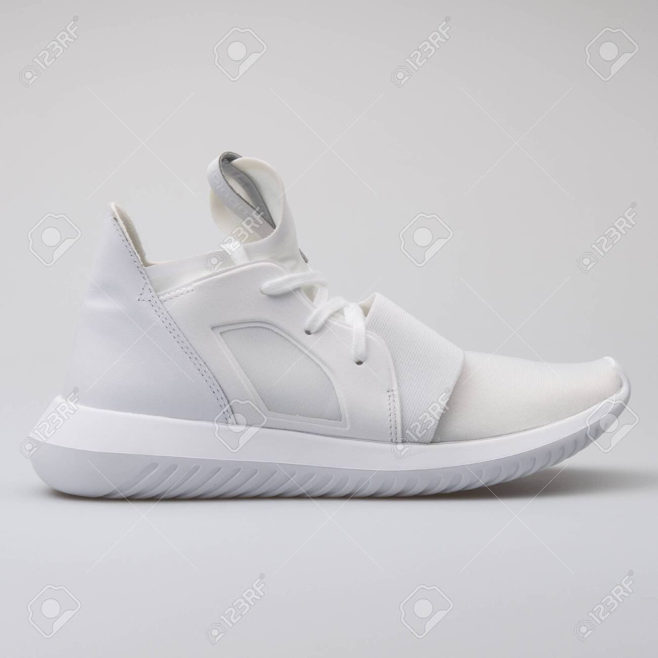 adidas tubular defiant white