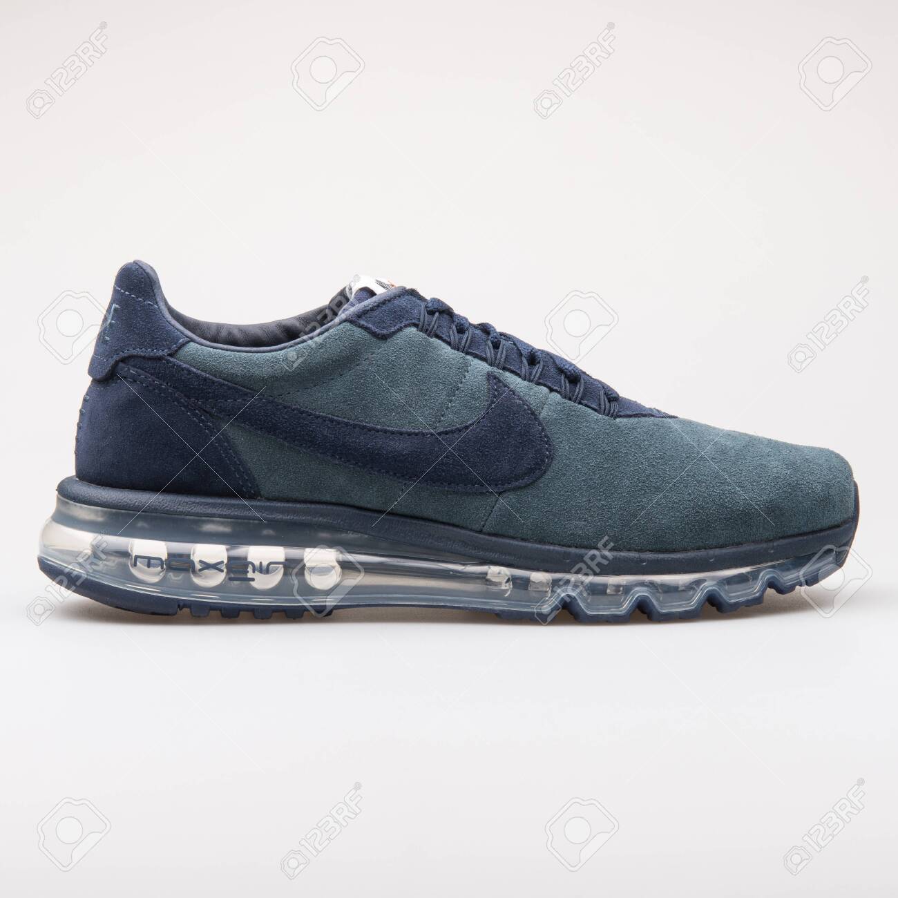presentar Descompostura melodía VIENNA, AUSTRIA - AUGUST 23, 2017: Nike Air Max LD Zero Blue.. Stock Photo, Picture And Royalty Free Image. Image 127883667. presentar Descompostura melodía VIENNA, AUSTRIA - AUGUST 23, 2017: Nike Air Max LD Zero Blue.. Stock Photo, Picture And Royalty Free Image. Image 127883667.