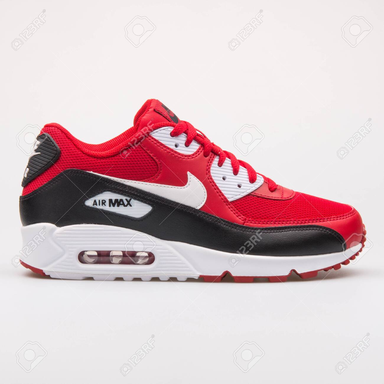 nike air max 90 essential red black