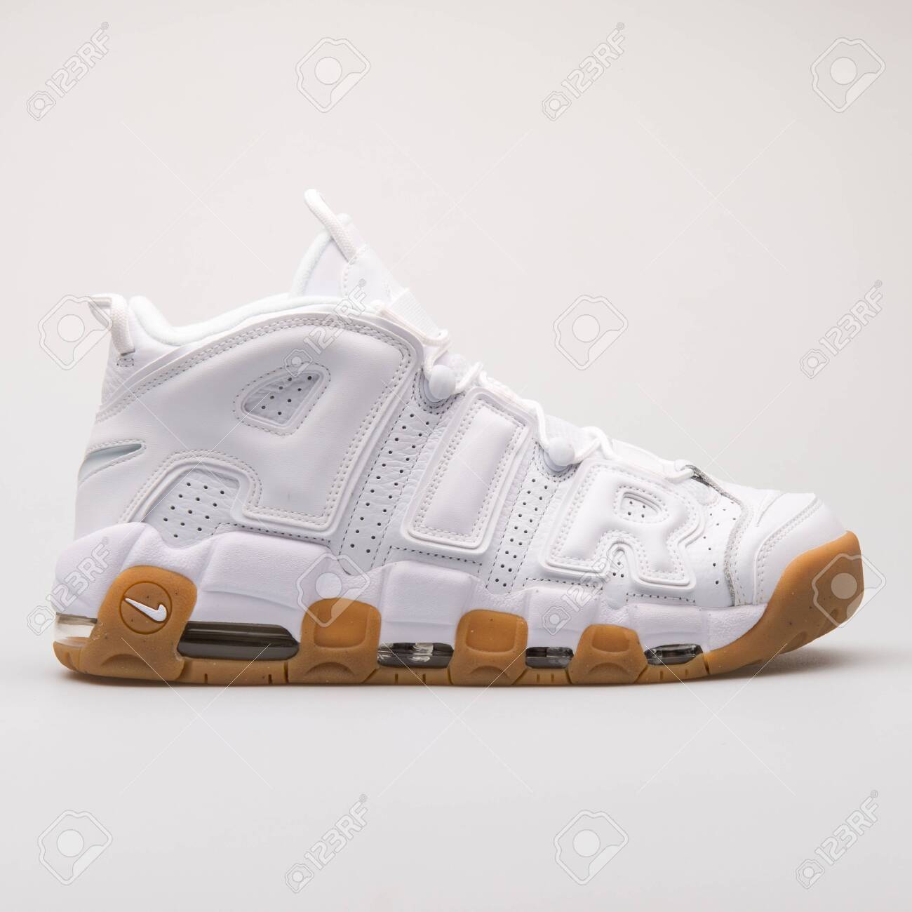 nike uptempo august 2017