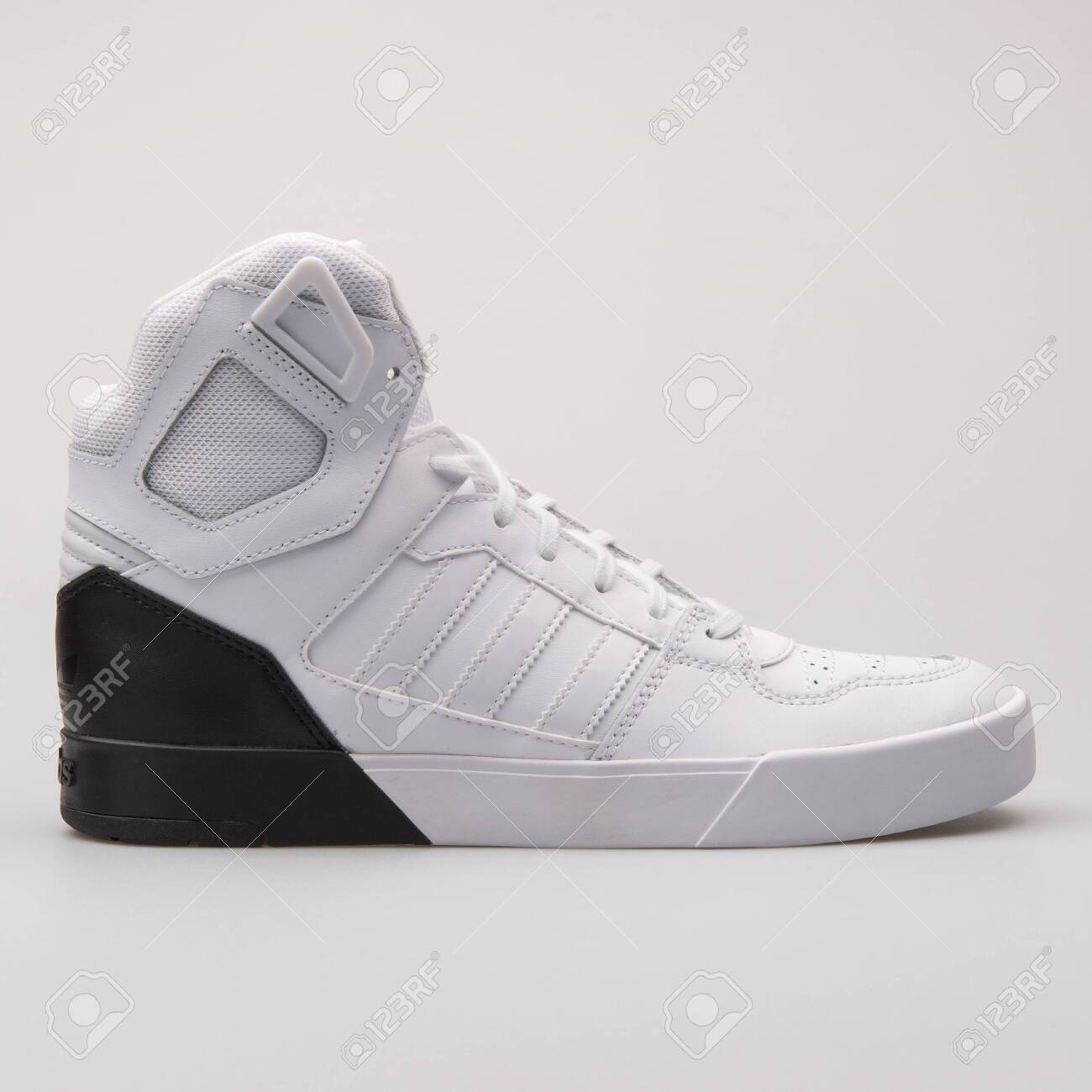 adidas sneaker 28