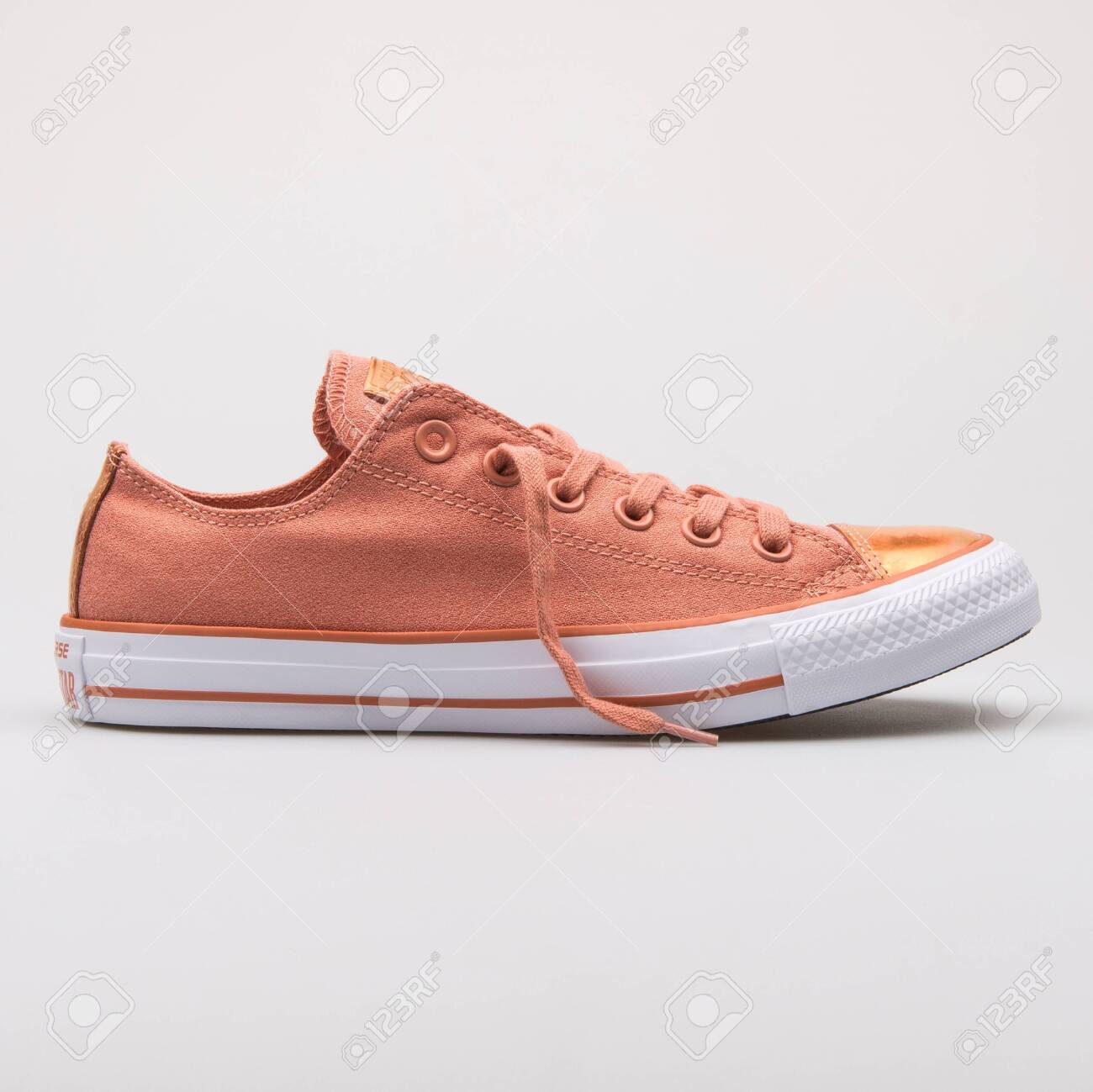 converse leather pink blush