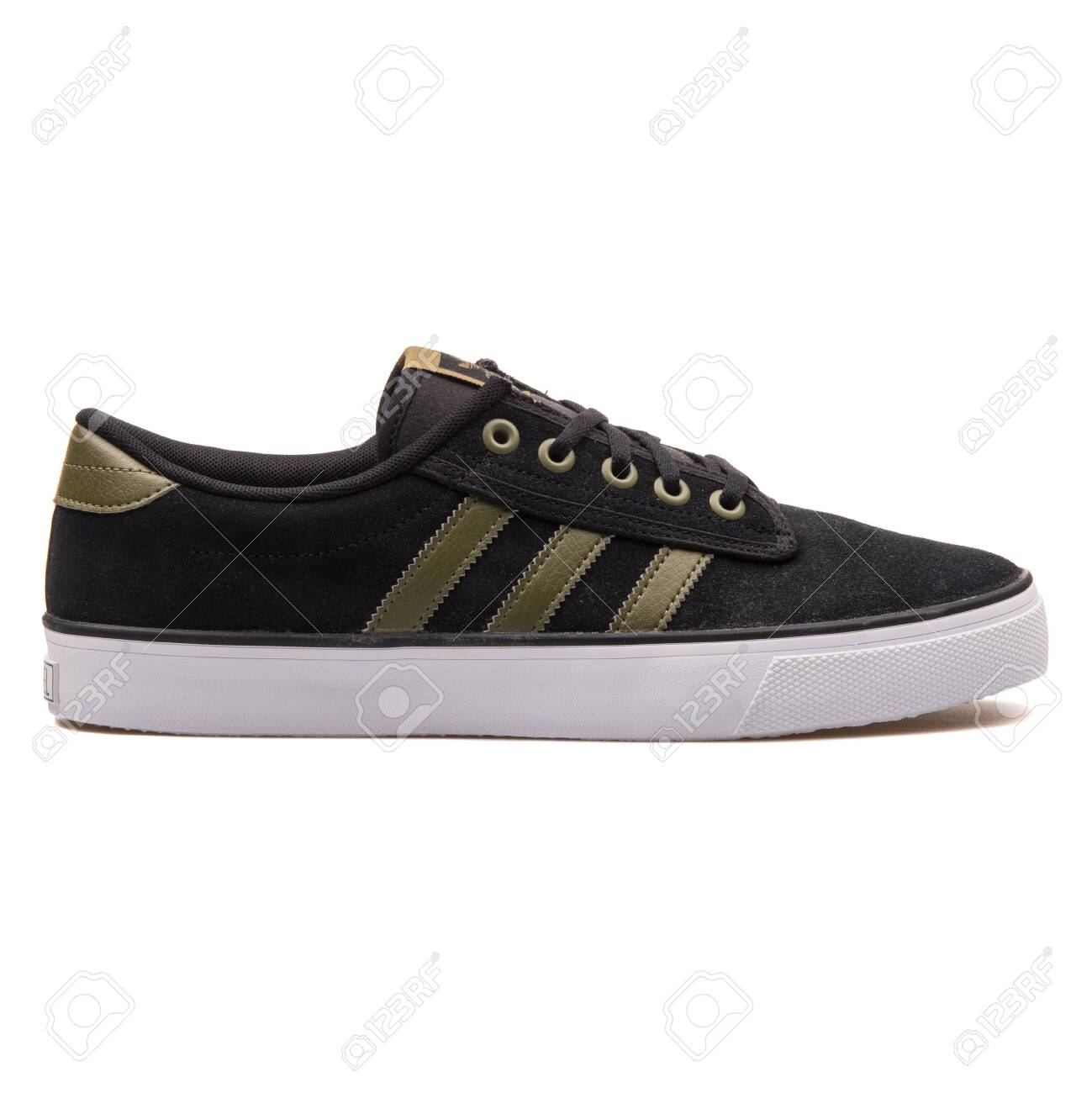 adidas kiel black