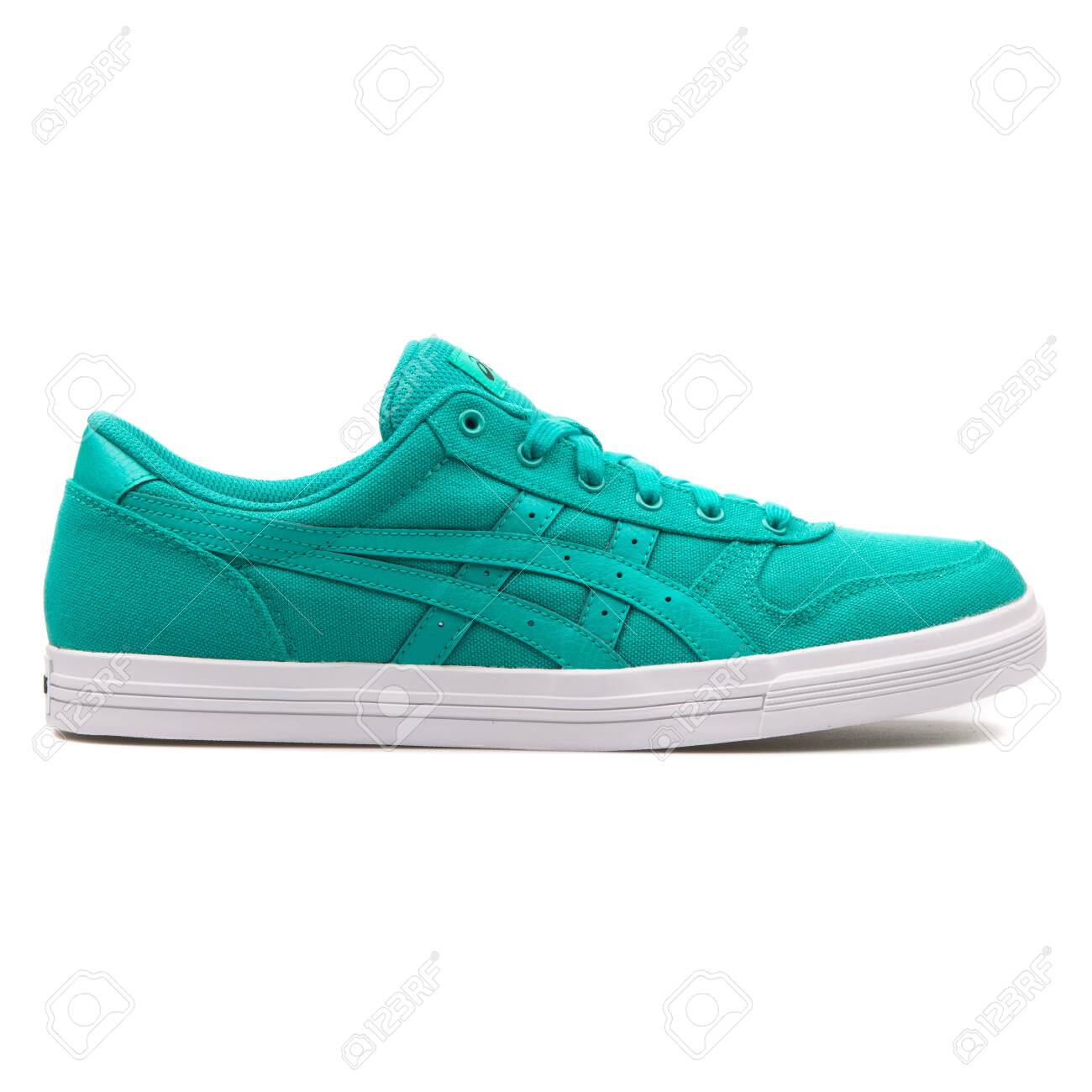 asics aroon asics aroon