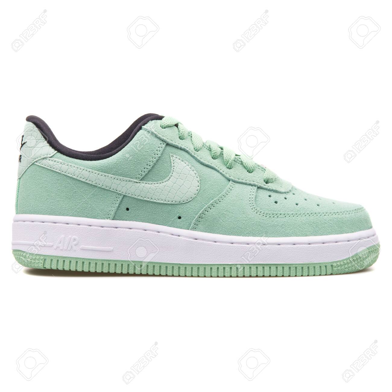 nike air force 1 07 seasonal