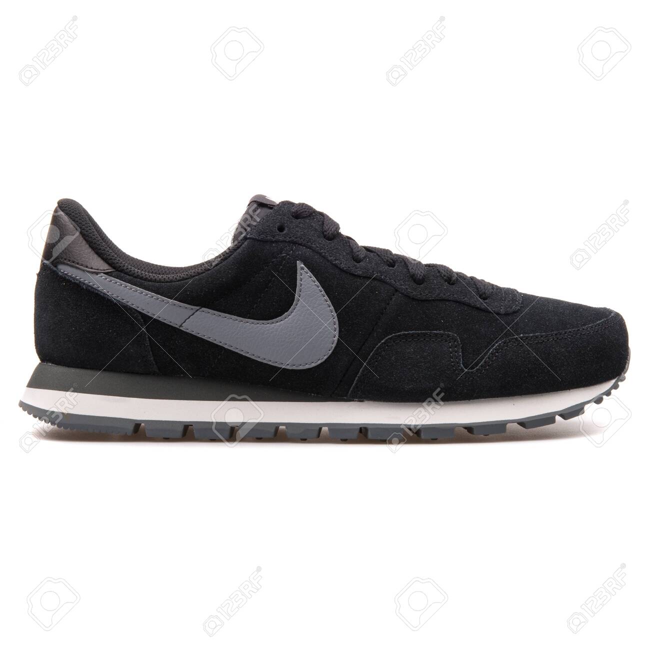 nike air pegasus 83 leather