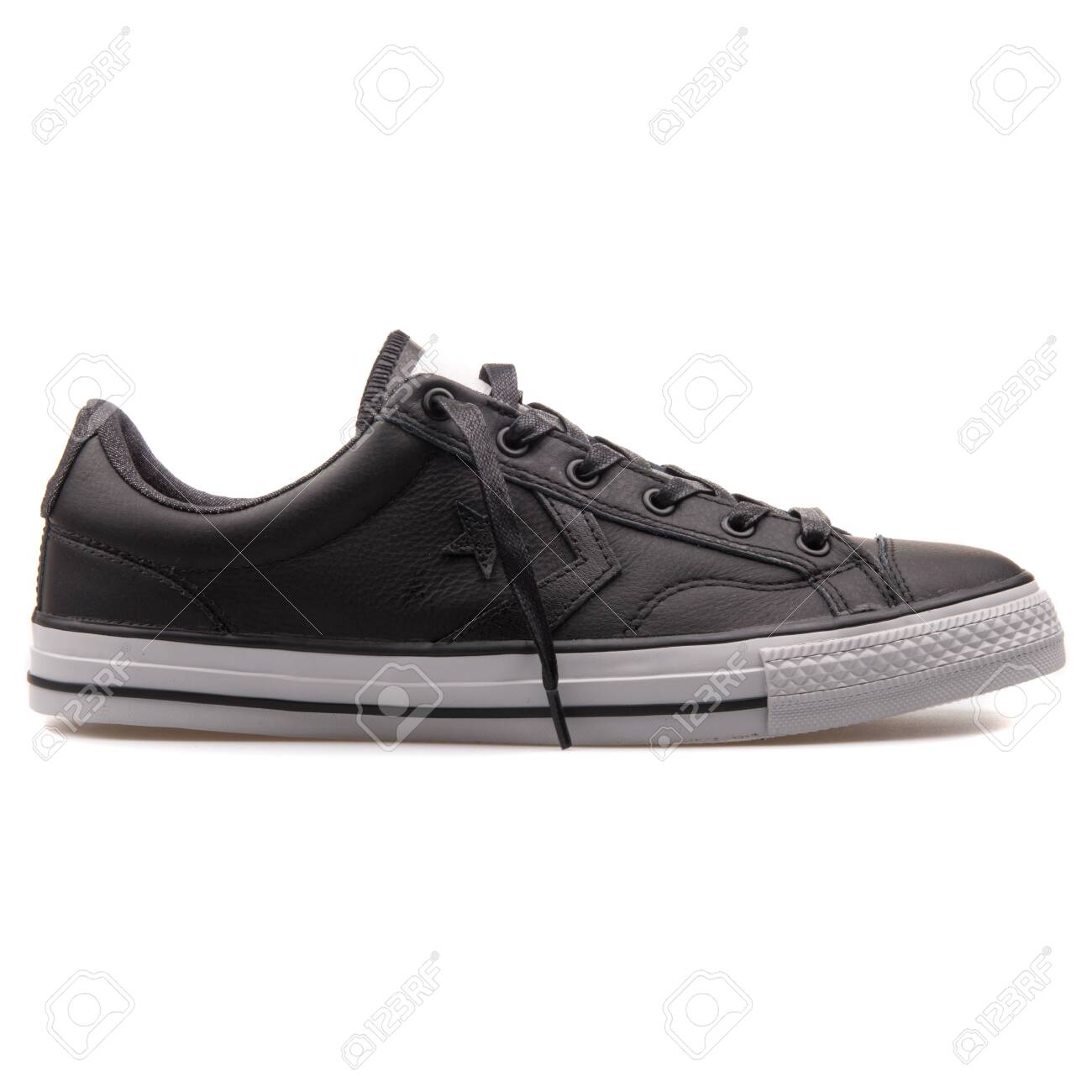 converse star player black and white