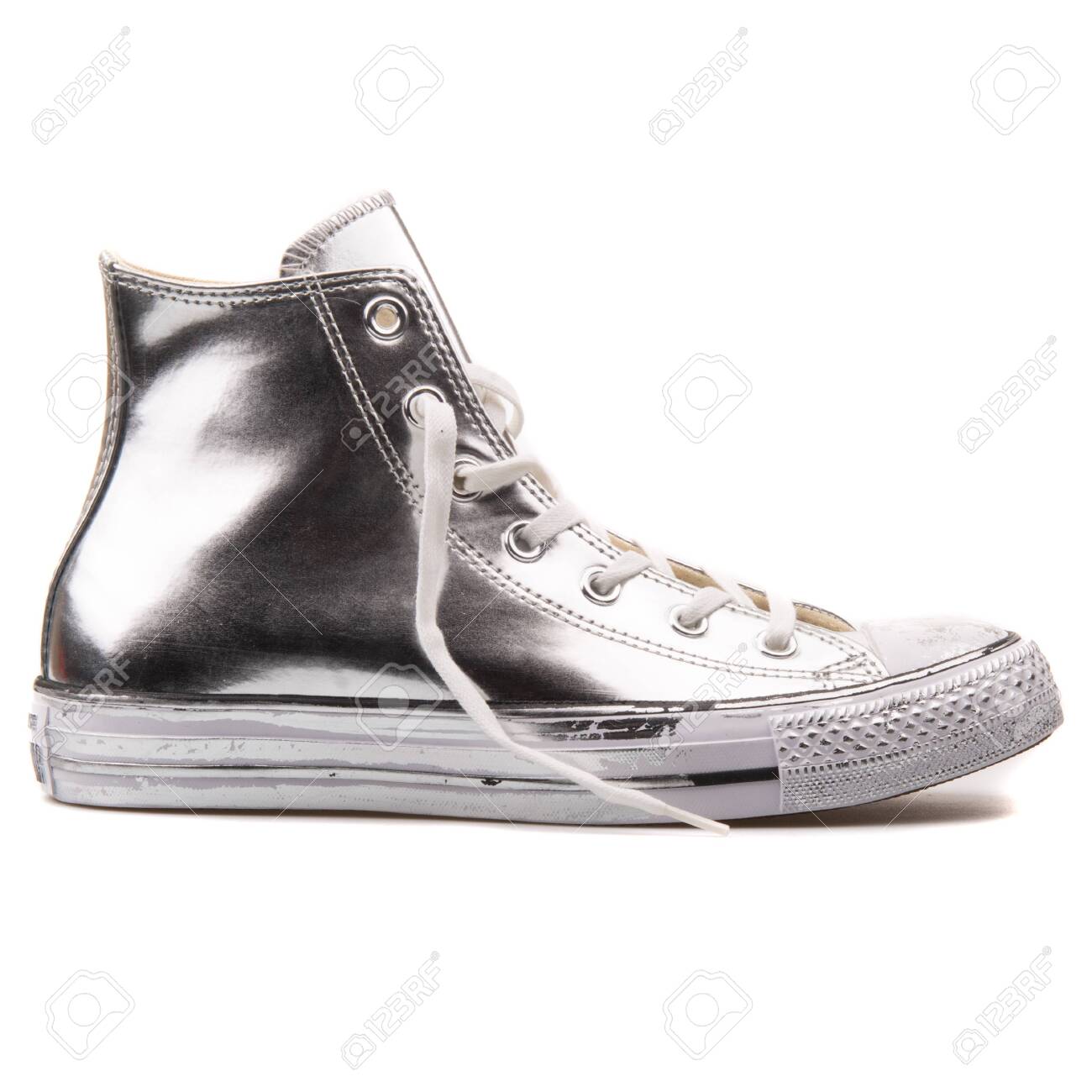 converse chuck taylor silver