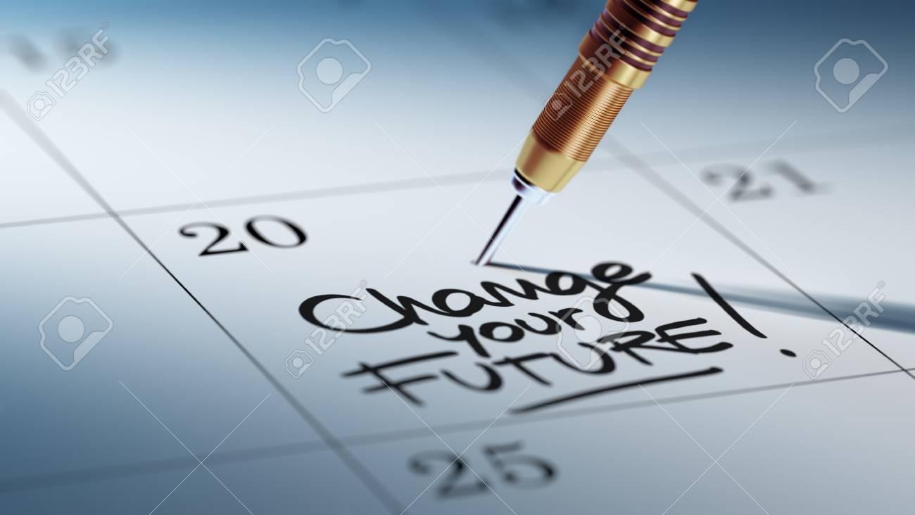 ゴールデン ダーツ棒でカレンダーのコンセプト イメージ 言葉は 大事な約束を思い出させる白いノートに書かれたあなたの未来を変更します の写真素材 画像素材 Image