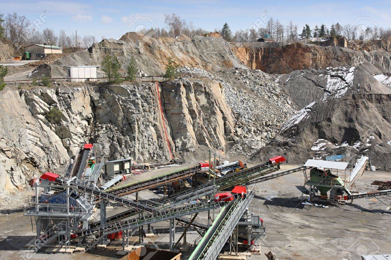 鉱業| こうぎょう| mining industry, mining 是什麼意思？-日文字典，日文中文（繁體）字典Mazii