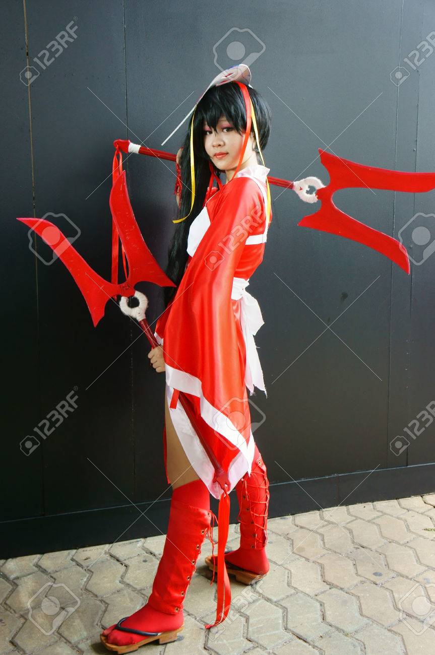 ホーチミン市 ベトナム ベトナム 12 月 7 アジアの女の子は美しい漫画キャラクター サイゴン ベトナム 14 年 12 月 6 日にまんがフェスティバルで驚くべき布でベトナムのコスプレイヤーに変換 の写真素材 画像素材 Image