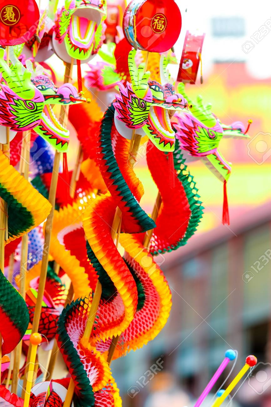 4 XL COLOR LUCKY CHINESE PAPER DRAGON ON STICK NEW YEAR PARTY TOYS GIFT FAVOR 4 XL COLOR LUCKY CHINESE PAPER DRAGON ON STICK NEW YEAR PARTY TOYS GIFT FAVOR