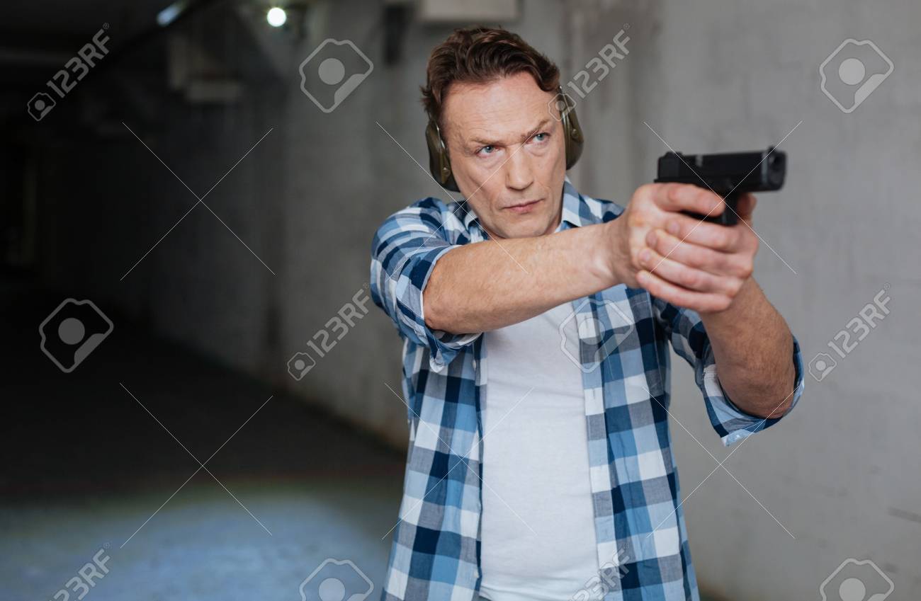 Gtasasf9. B. While aiming. Holding bow. Id минигана.