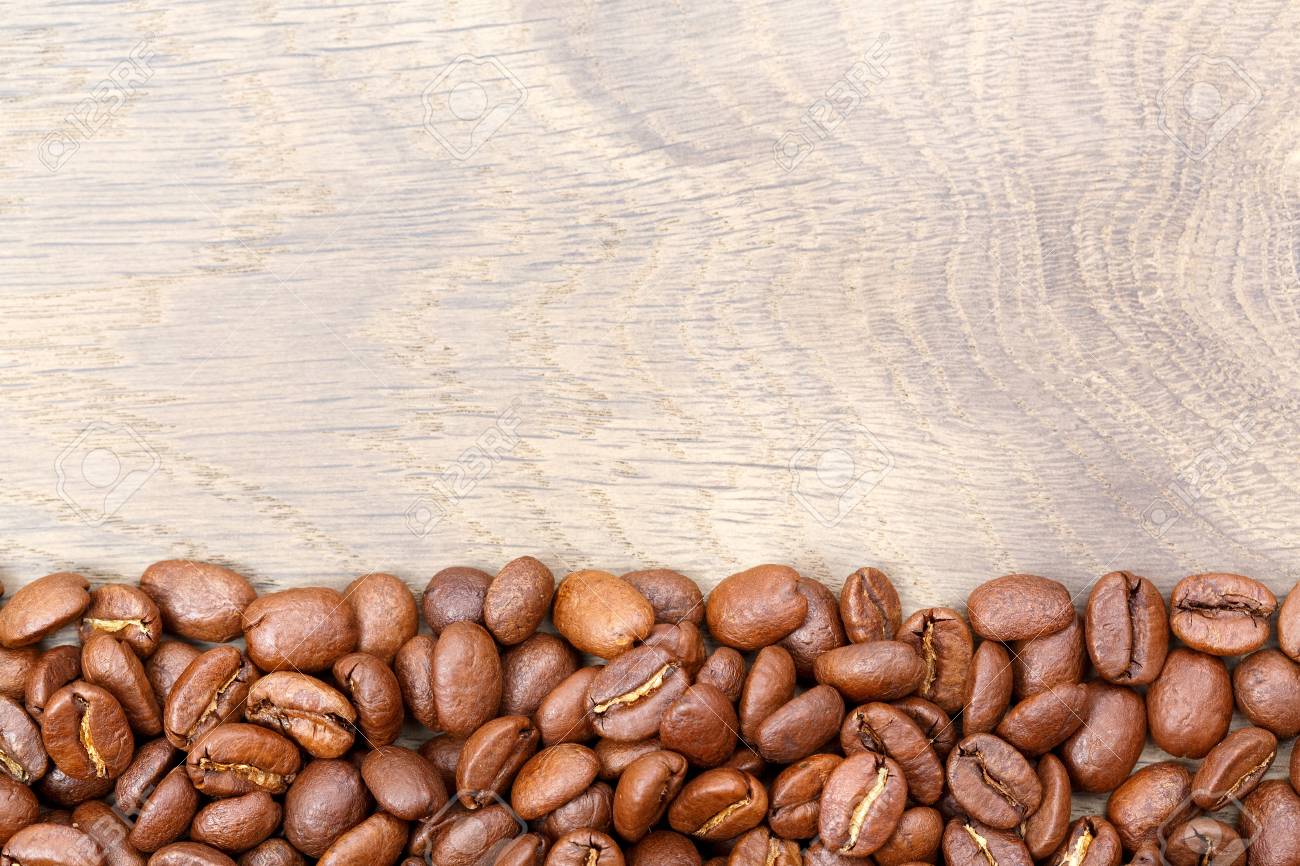 テーブルの上のコーヒー豆 テキストの無料スペース の写真素材 画像素材 Image