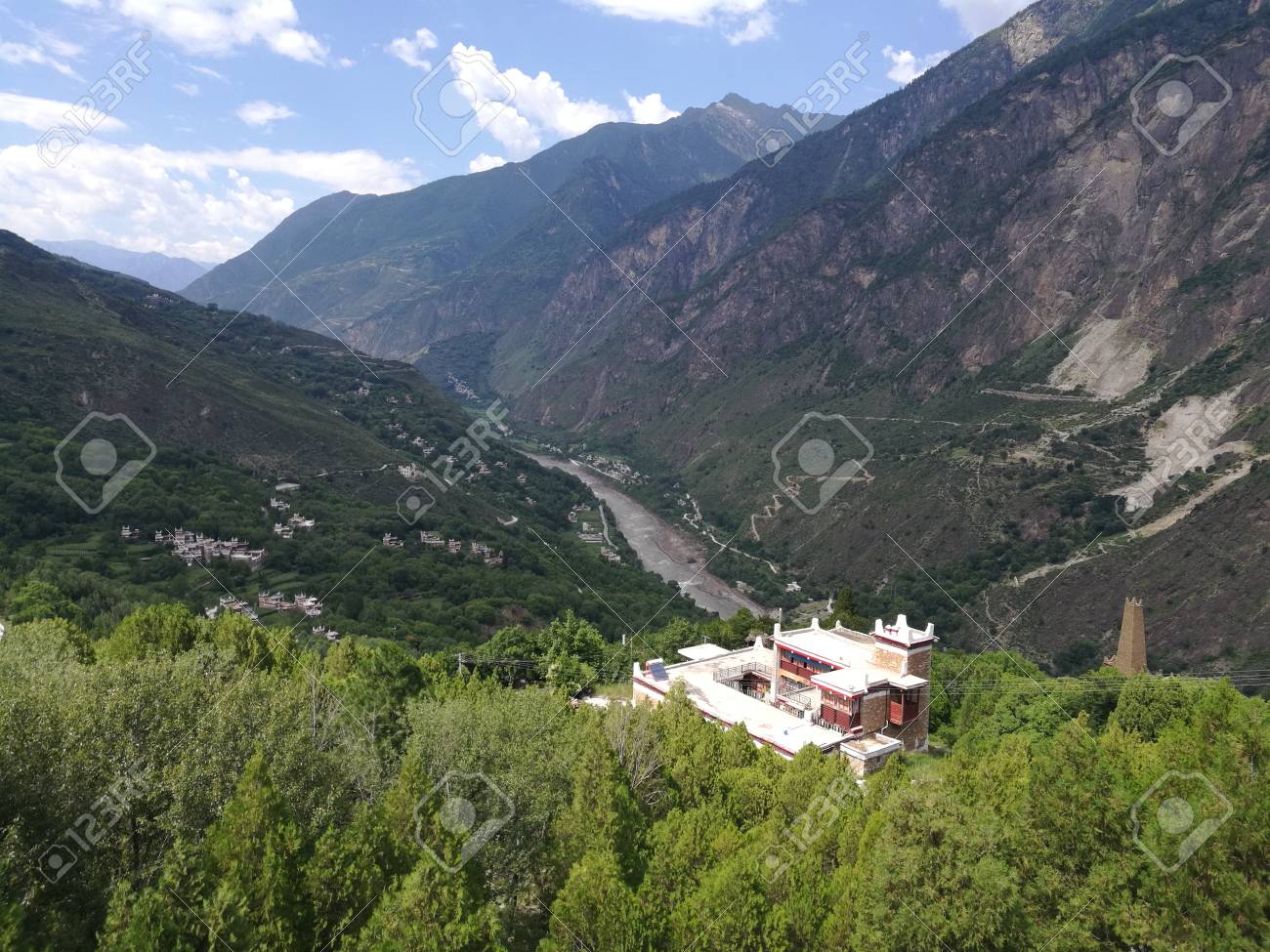 etiam-dictum-ipsum-a-felis