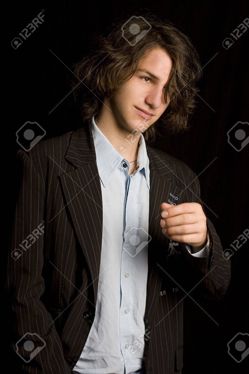 Cheveux devant les yeux